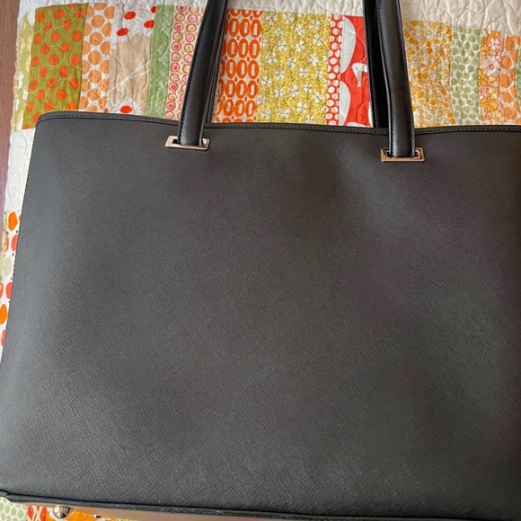 Lo & Sons Seville Leather Laptop Tote - Picture 4 of 9